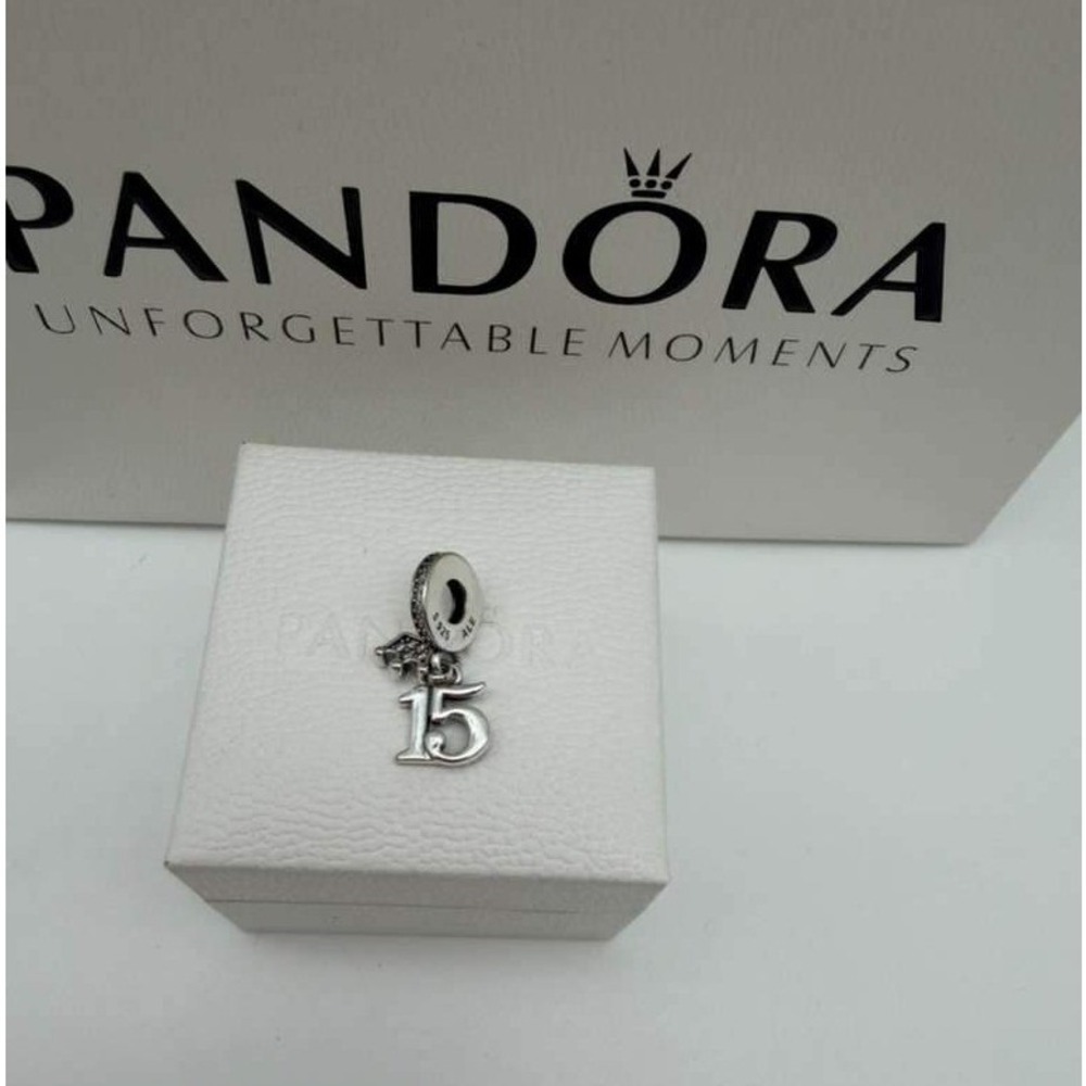 Pandora Sweet 15 Crown Dangle Charm – S925 – New in Box - Picture 5 of 5